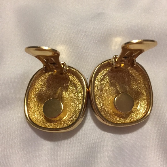 VINTAGE CRISTIAN DIOR EARRING - Picture 6 of 8